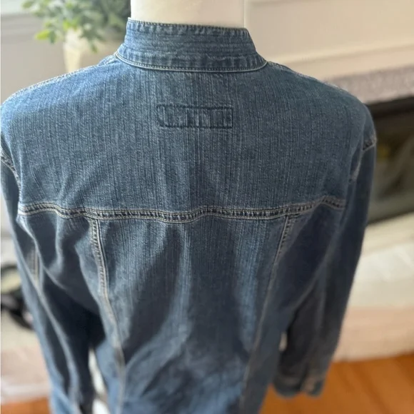 Banana Republic Denim Jacket - Picture 6 of 8